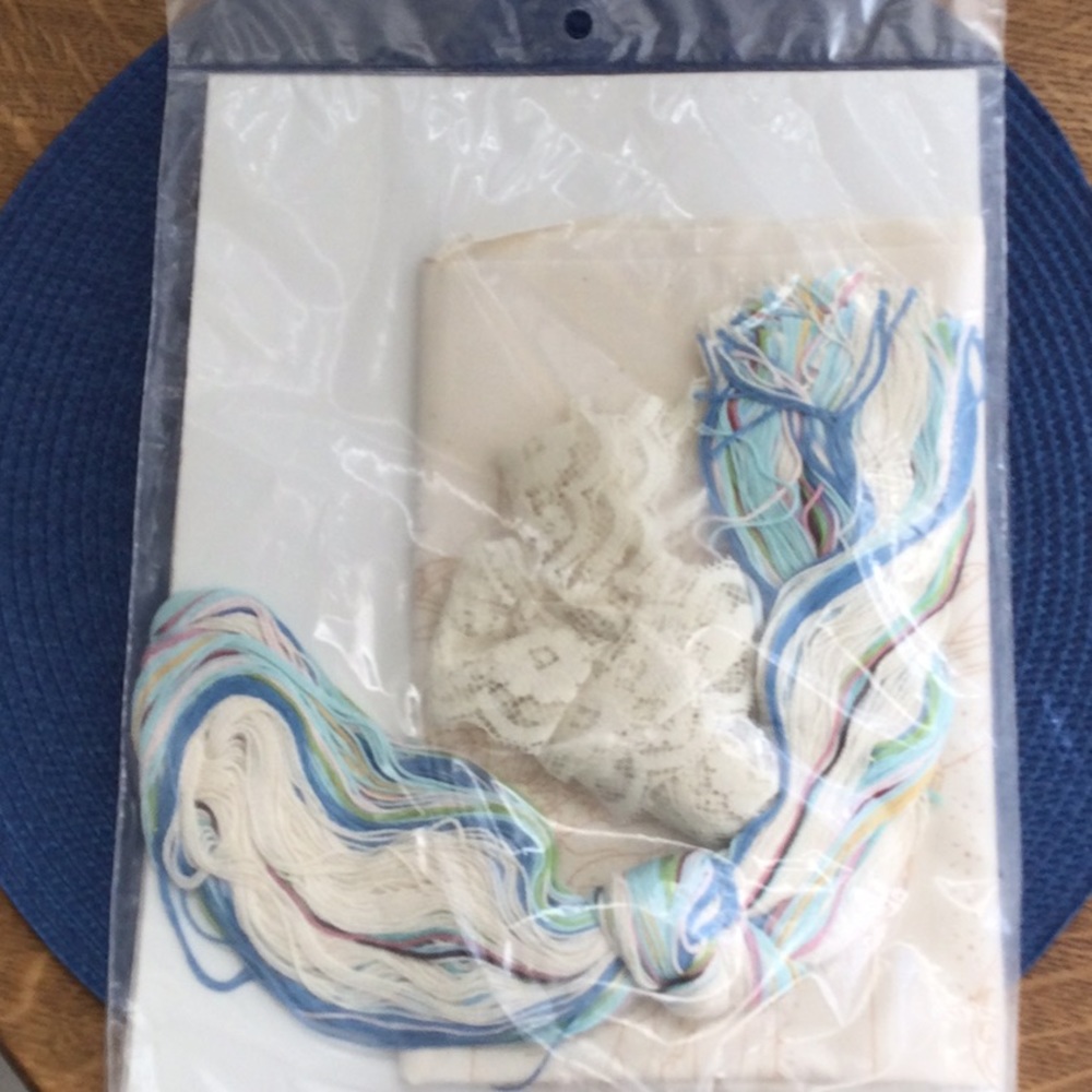 🌿NWOT🌿Vintage Embroidery Kit🌿